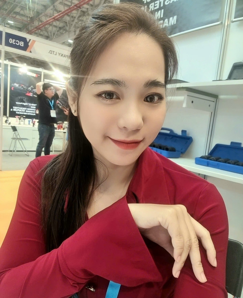 Ho Chi Minh City Lady Riders, Handsome Guides – Playful Tours