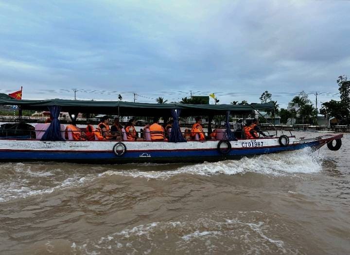 西貢 - 美拖 - 芹苴 - 水上市場 - 山島 | 兩天一夜遊