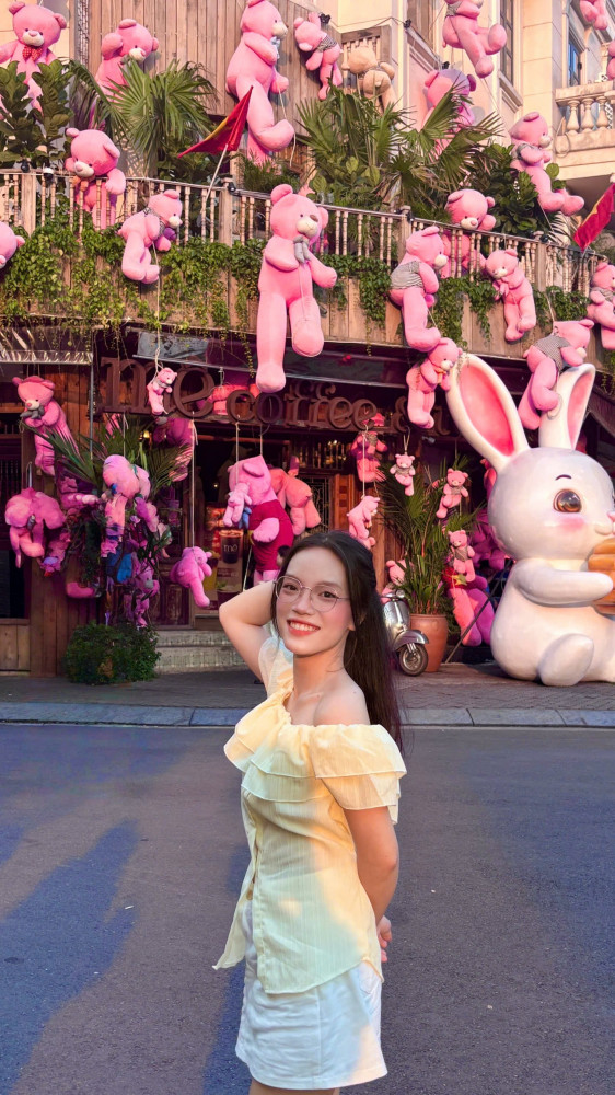 Ho Chi Minh CityLady Riders, Handsome Guides – Playful Tours