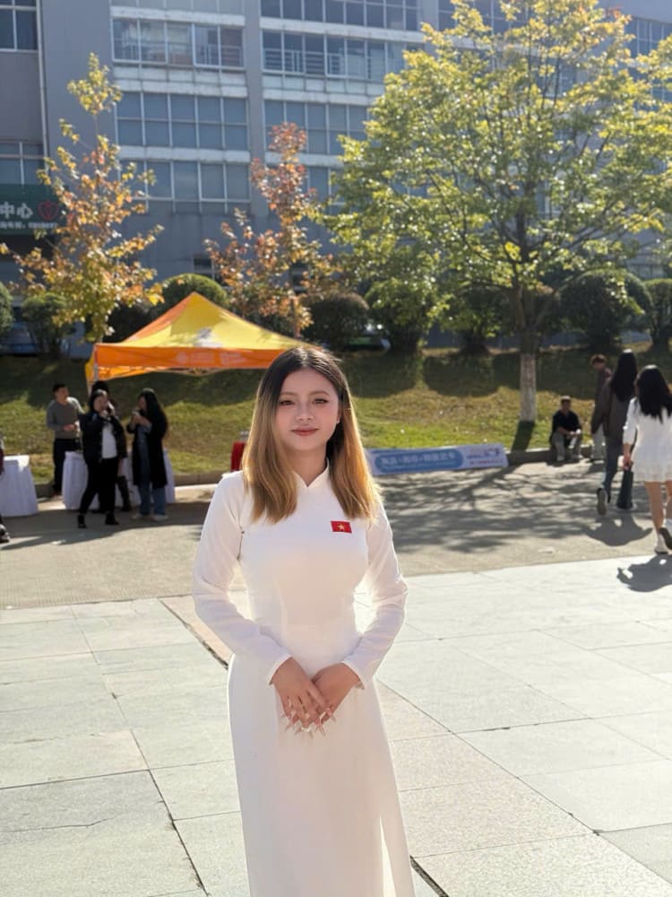 HanoiLady Riders, Handsome Guides – Playful Tours