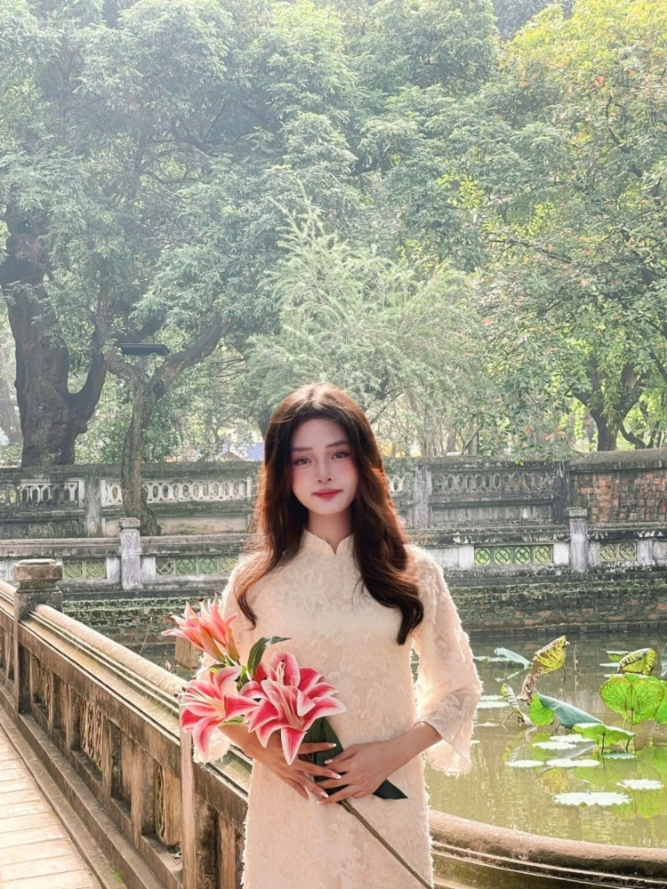 HanoiLady Riders, Handsome Guides – Playful Tours