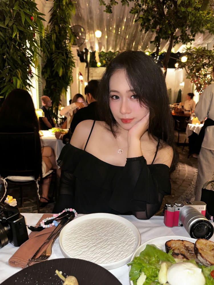 Ho Chi Minh CityLady Riders, Handsome Guides – Playful Tours