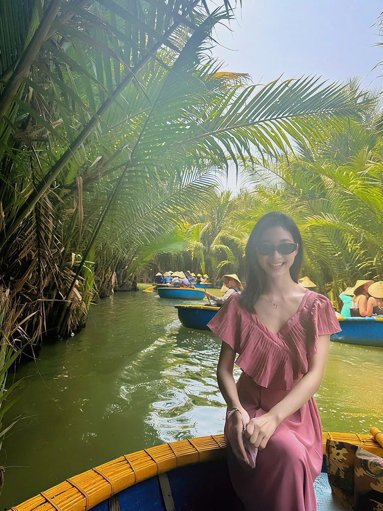 Yanyan | Private Guide in Ho Chi Minh City | Vietnam Local Guide