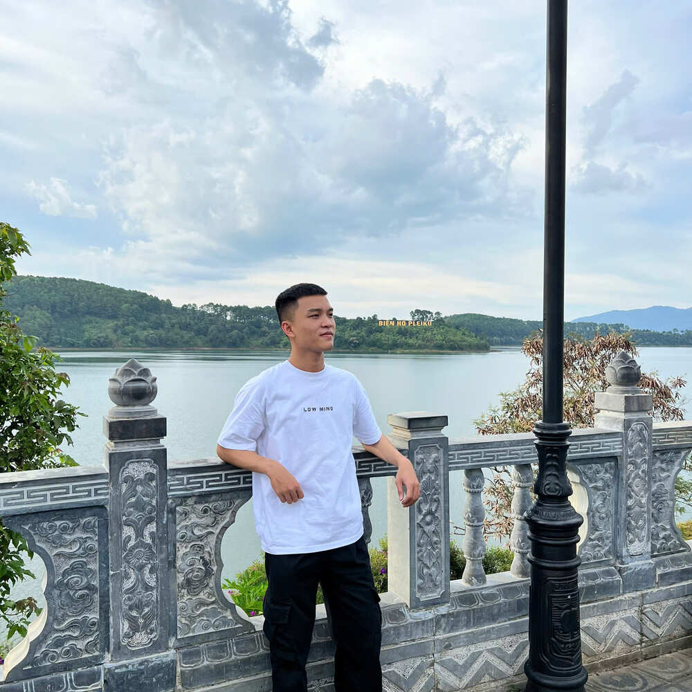  Da Nang Biker Beauties and Handsome Guides - Playfultours