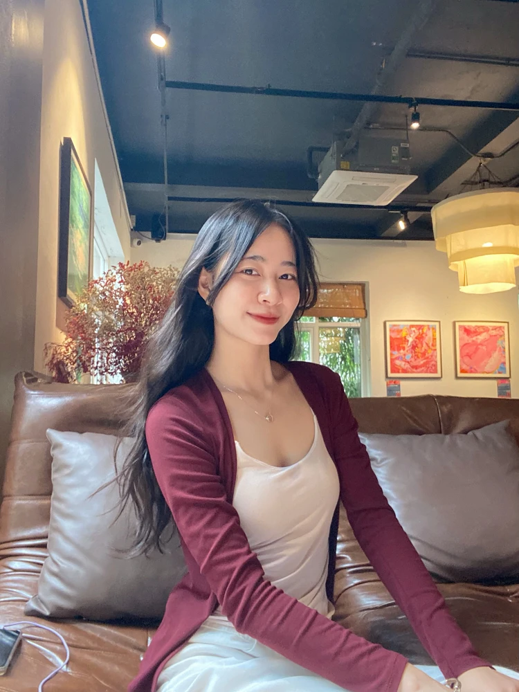 Zhu Zhuang | Private Guide in Hanoi | Vietnam Local Guide