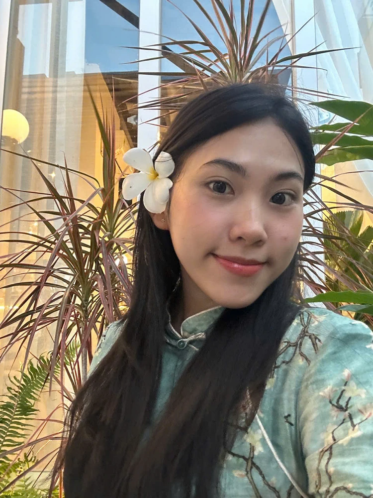 Qing He | Private Guide in Nha Trang | Vietnam Local Guide