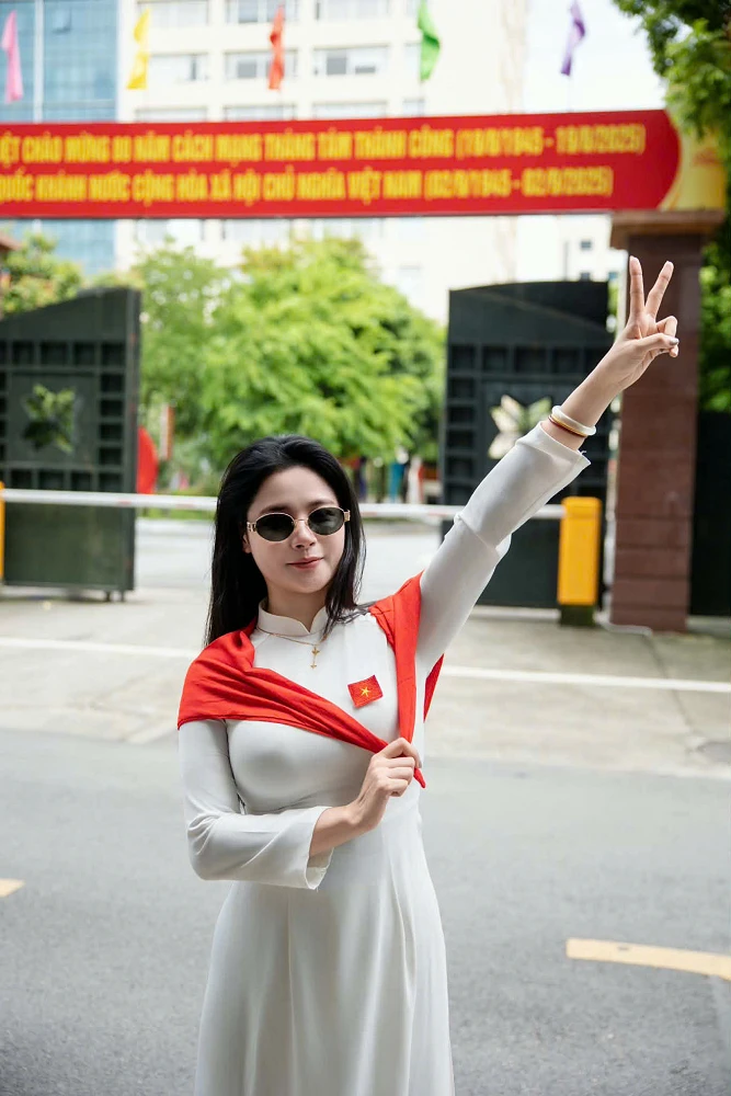 Suri | Private Guide in Hanoi | Vietnam Local Guide