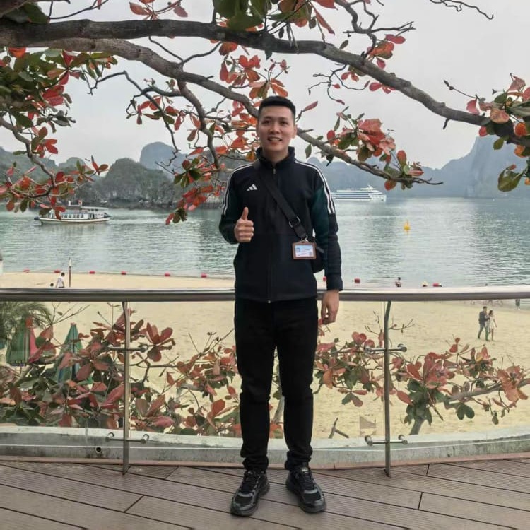Ha Long BayLady Riders, Handsome Guides – Playful Tours