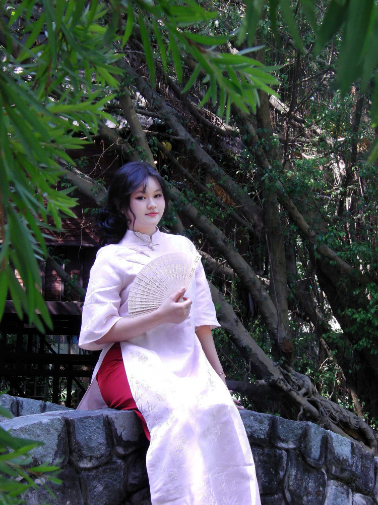 Ho Chi Minh CityLady Riders, Handsome Guides – Playful Tours