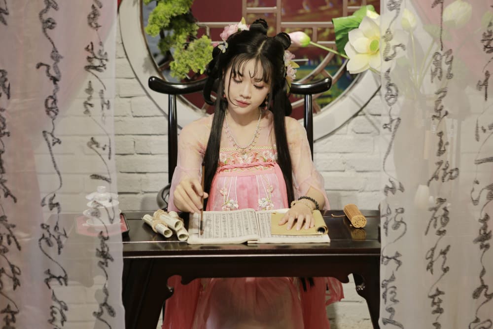 HanoiLady Riders, Handsome Guides – Playful Tours