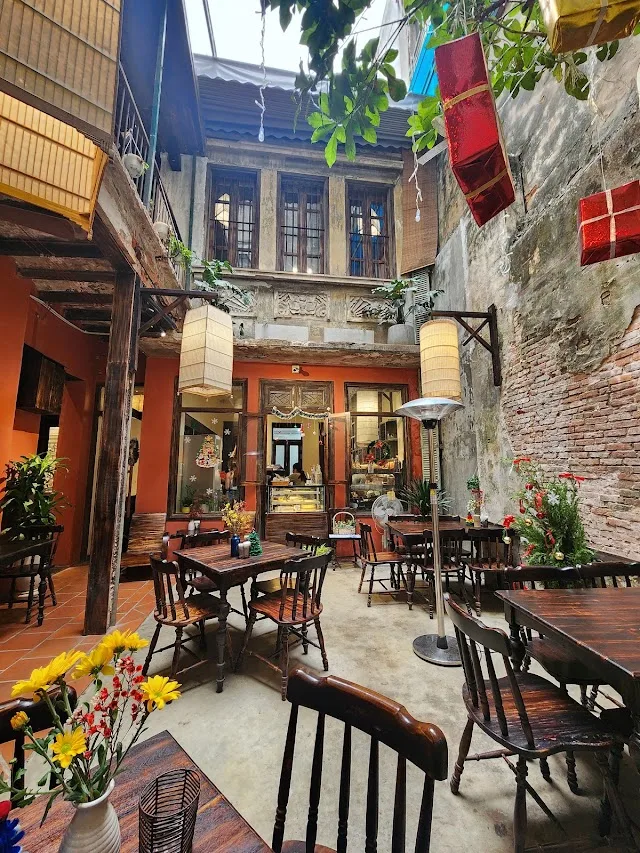 The Hanoi Cafe & Restaurant