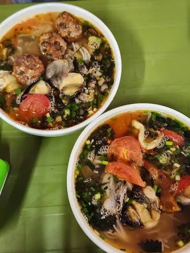 Aunt Hue Snail Noodles (Bun Oc Co Hue)