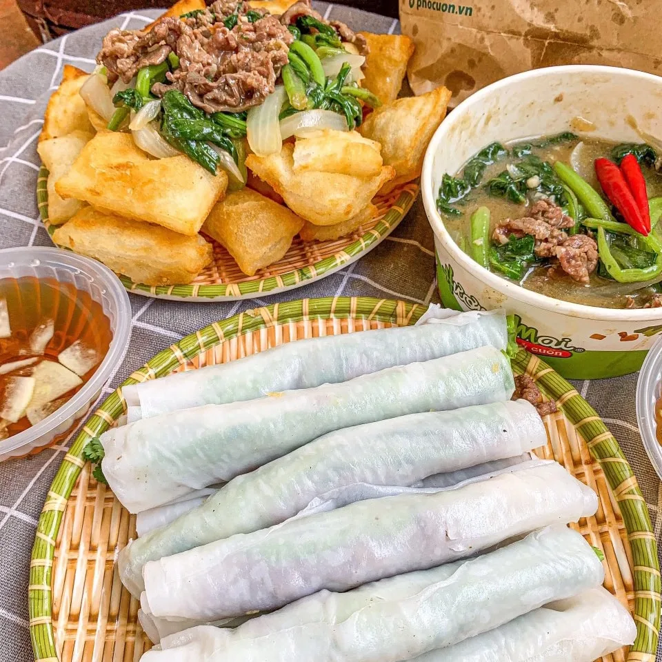 Hương Mai rolled pho