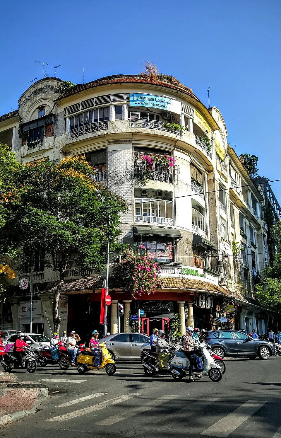 26 Ly Tu Trong Apartment Building