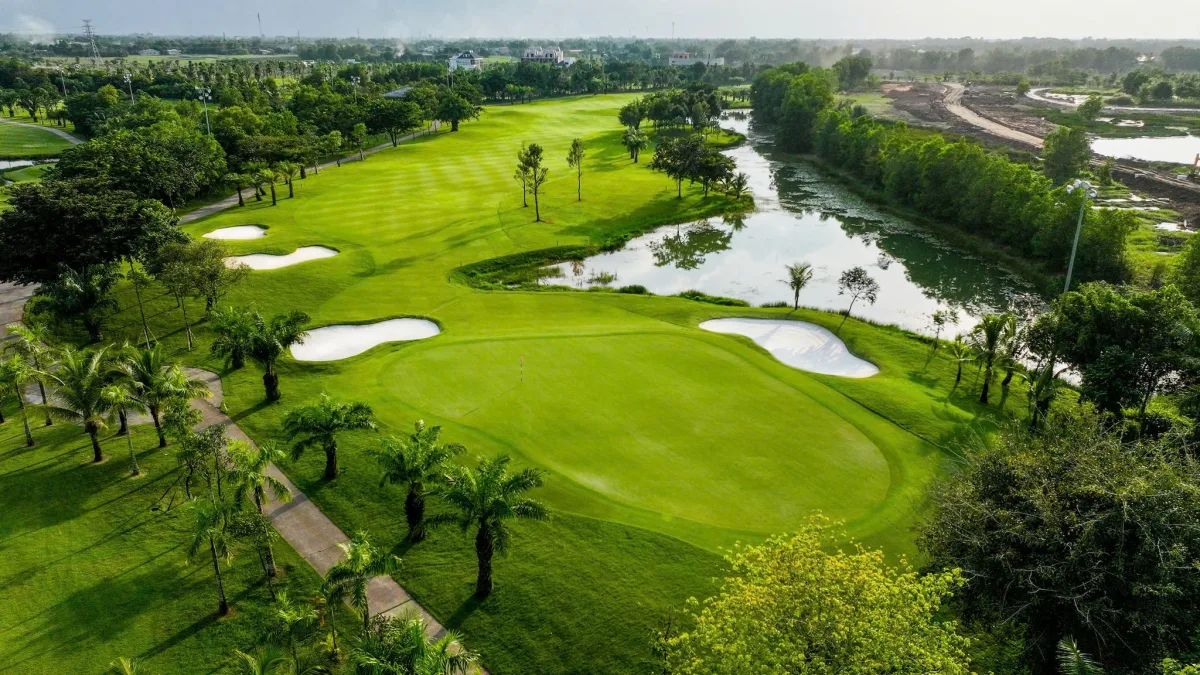 West Lakes Golf & Villas