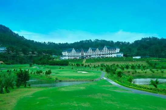 SAM Tuyen Lam Golf Resort
