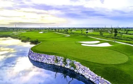Dragon Golf Links