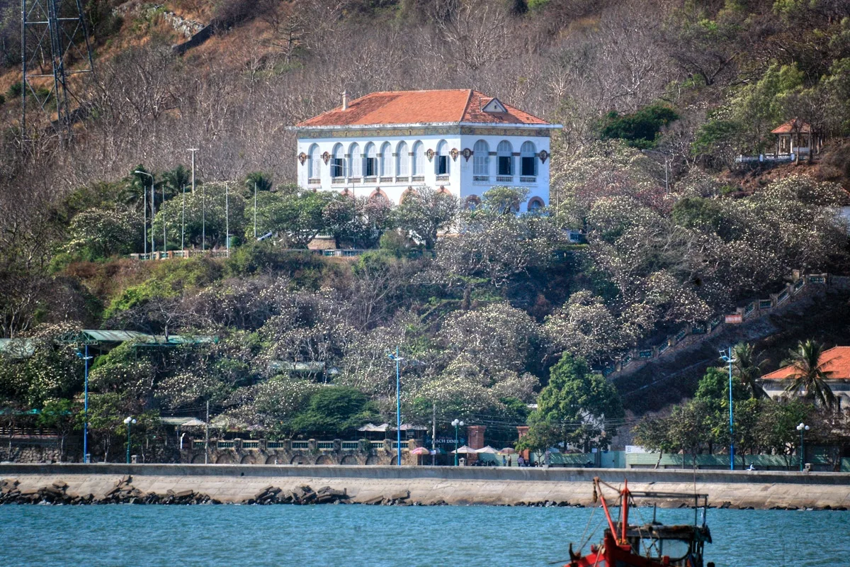 White Palace / Villa Blanche (Bach Dinh)