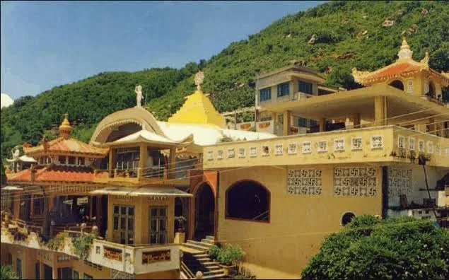 Nirvana Vihara / Reclining Buddha Pagoda (Niet Ban Tinh Xa)