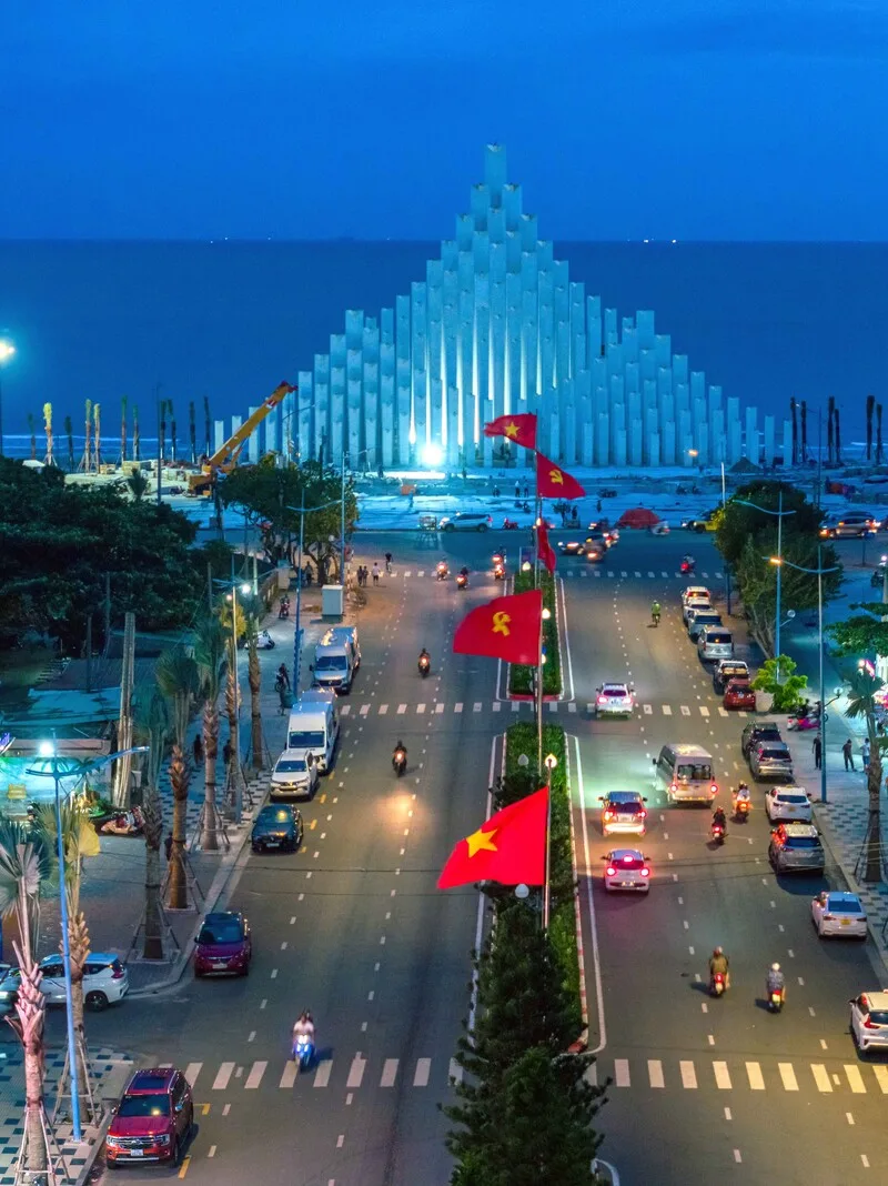 Tam Thang Tower (Tam Thang Square - Back Beach Vung Tau)